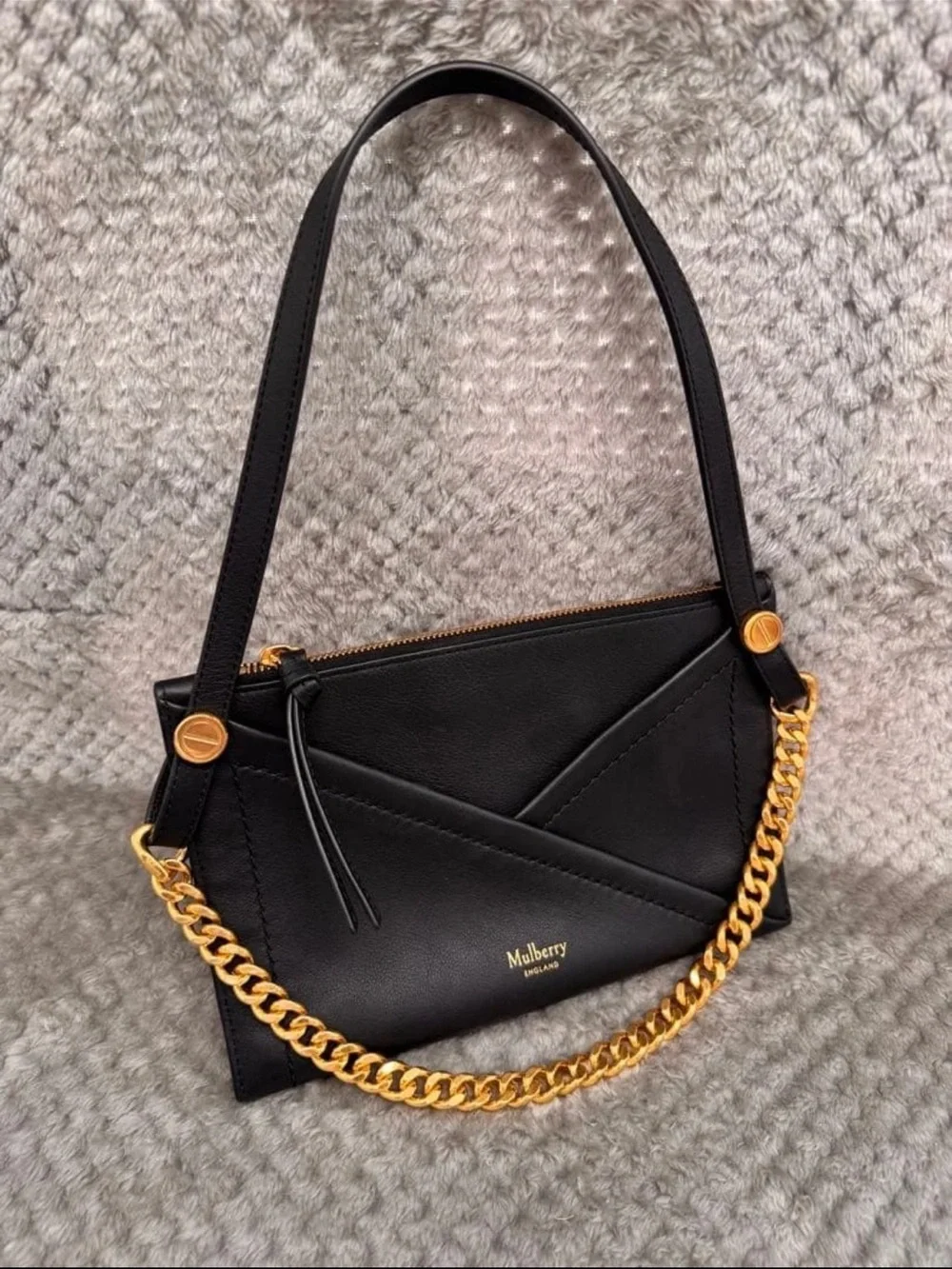 Mulberry Black Leather Shoulder Bag with Gold Chain Accent